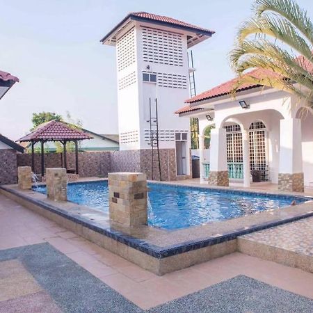 Wan Danisha Villa Inn Kota Bharu Ngoại thất bức ảnh