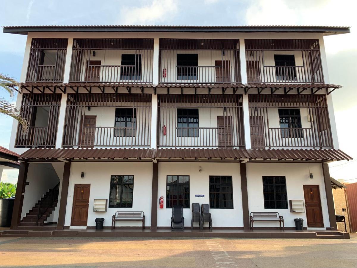 Wan Danisha Villa Inn Kota Bharu Ngoại thất bức ảnh