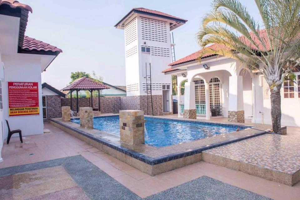 Wan Danisha Villa Inn Kota Bharu Ngoại thất bức ảnh