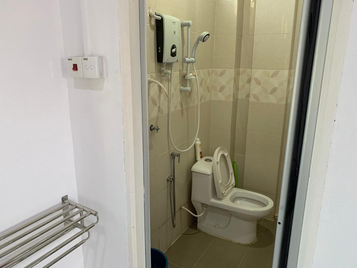 Wan Danisha Villa Inn Kota Bharu Ngoại thất bức ảnh