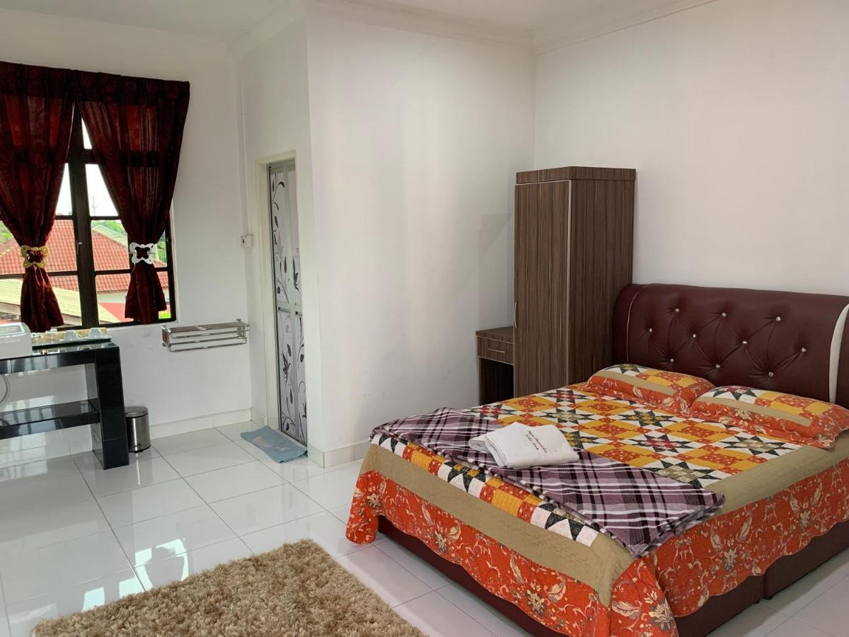 Wan Danisha Villa Inn Kota Bharu Ngoại thất bức ảnh